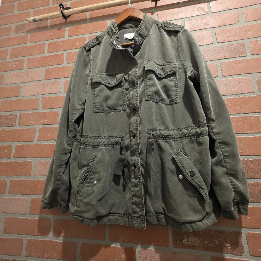 Loft Jacket Size Large Womens       Sku 6